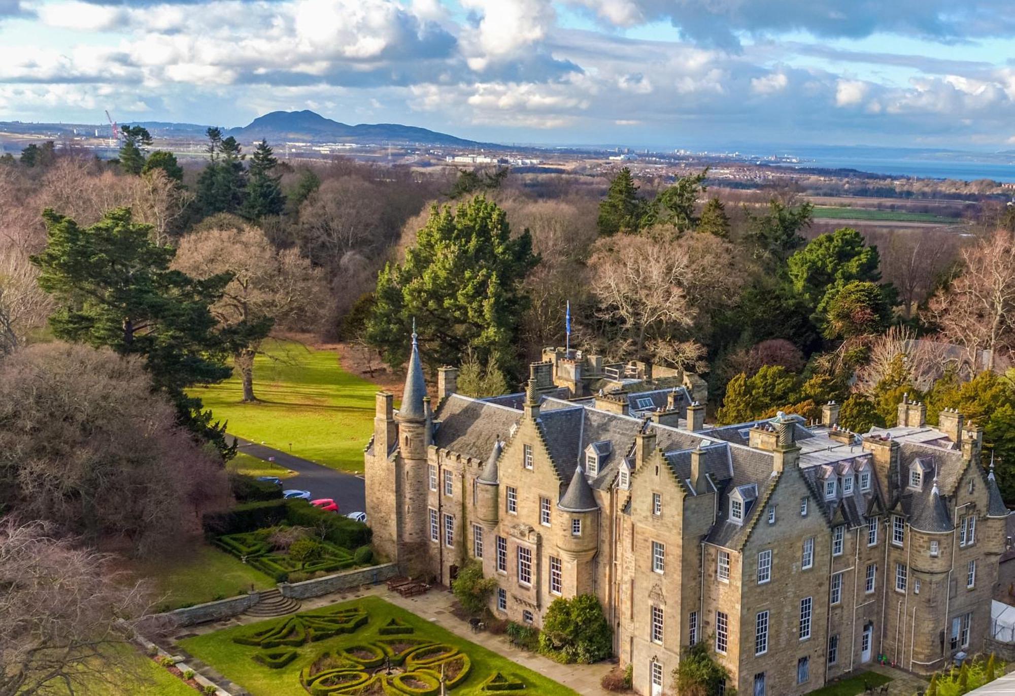 Гостевой дом Carberry Tower Mansion House And Estate Массельбург Экстерьер фото