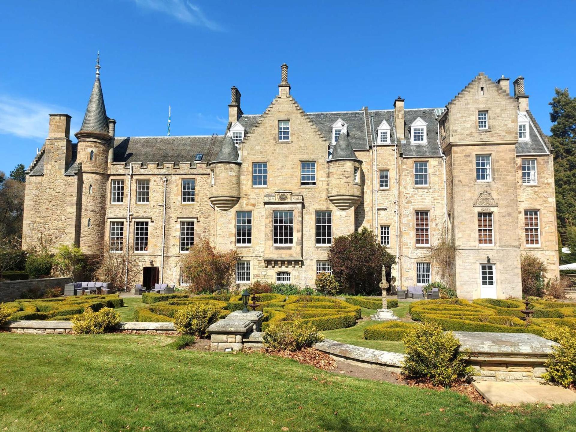 Гостевой дом Carberry Tower Mansion House And Estate Массельбург Экстерьер фото