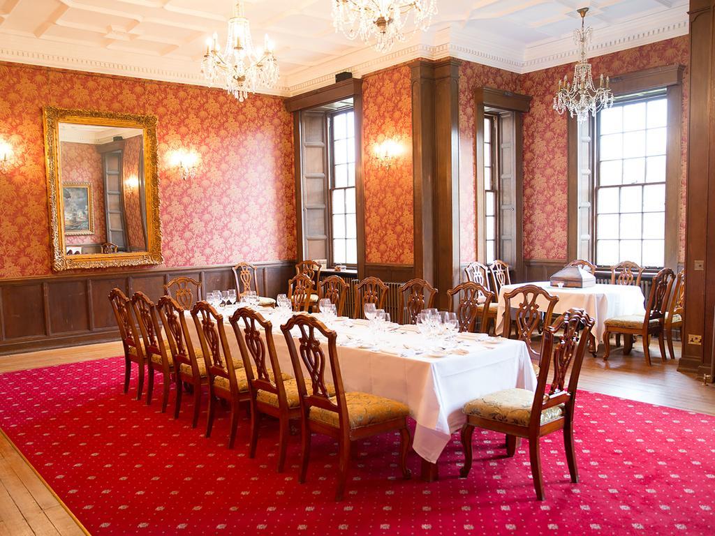 Гостевой дом Carberry Tower Mansion House And Estate Массельбург Экстерьер фото